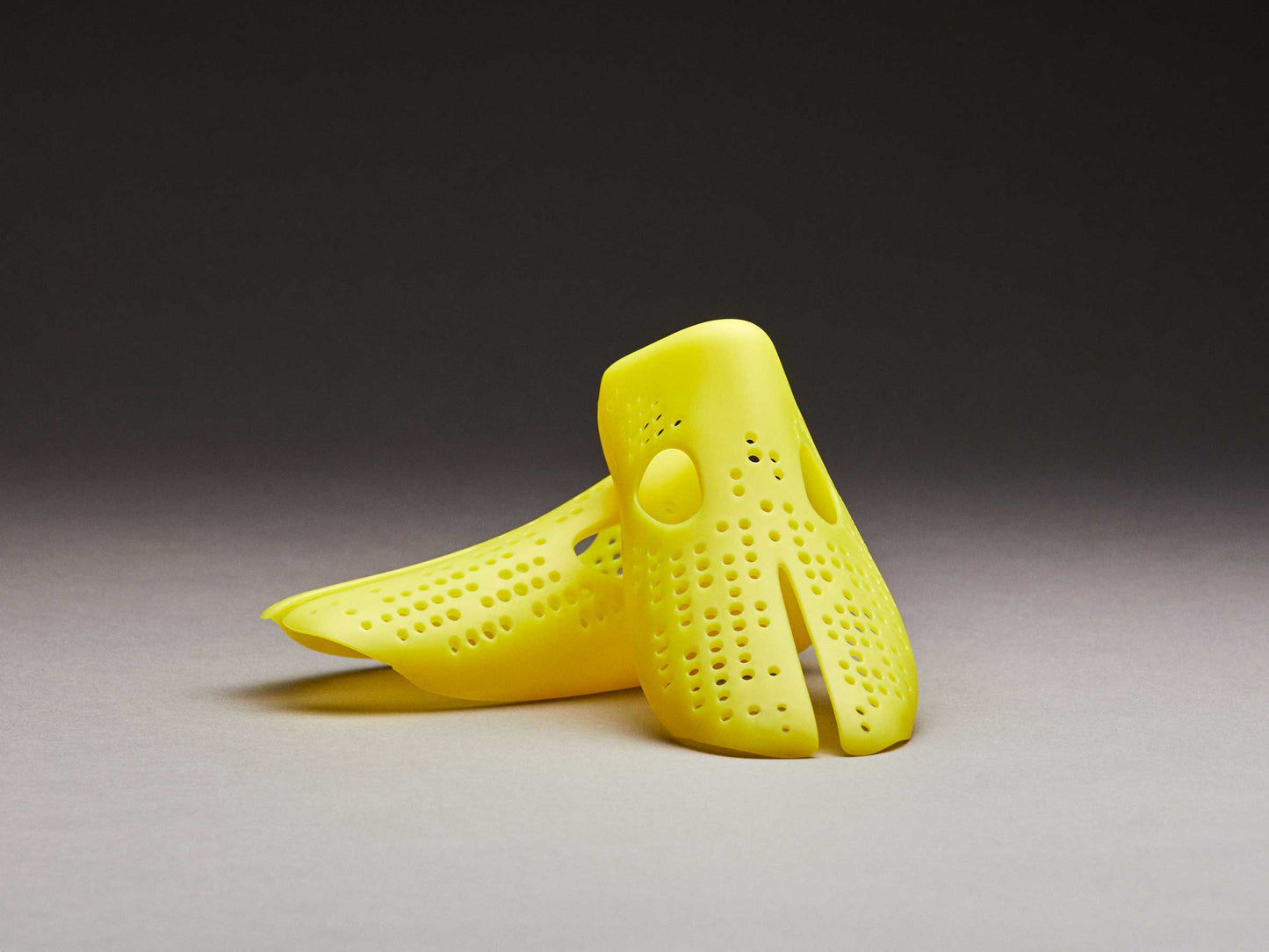 Fragrance Shoe Tree - Vibrant Yellow