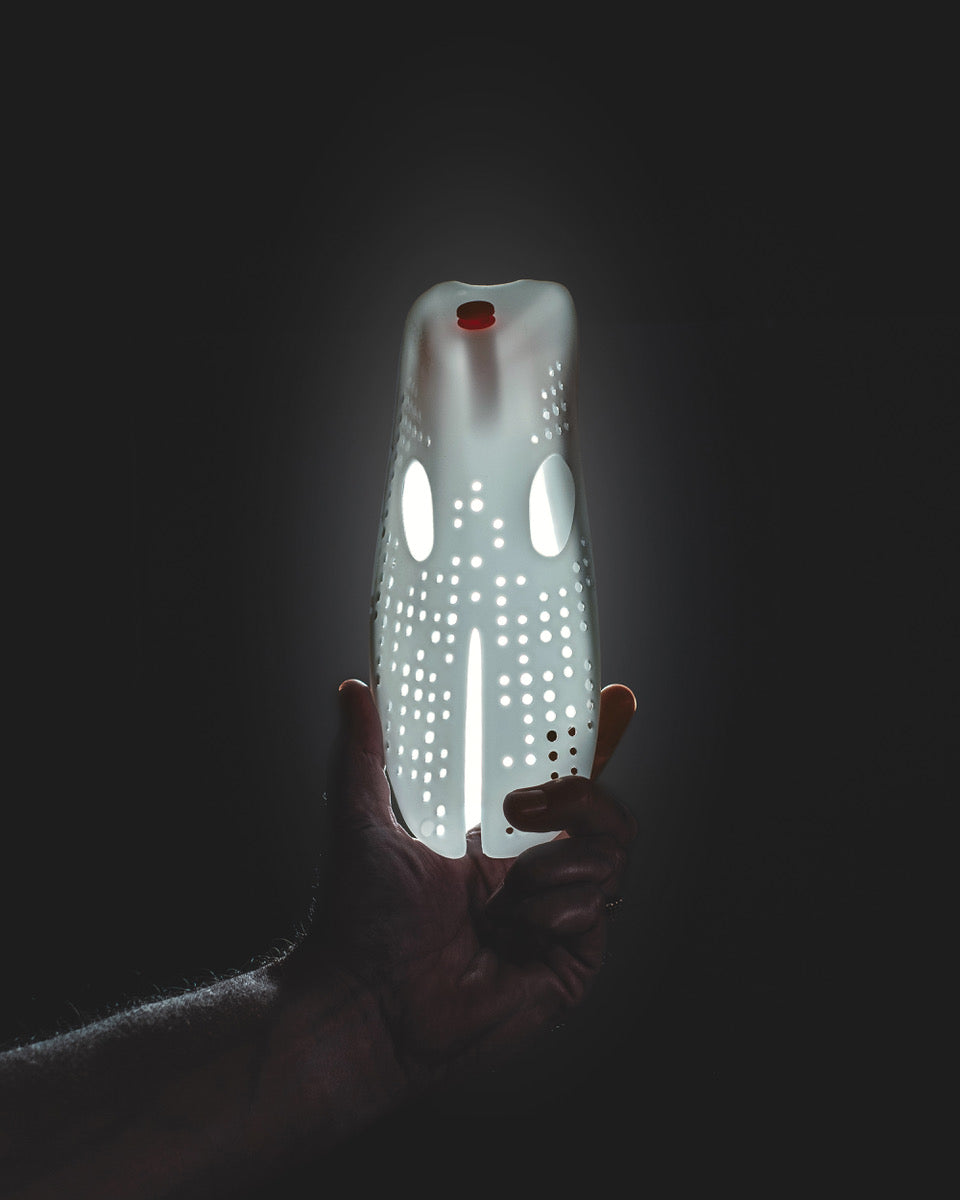 Glossy Cloud Shoe Shaper, odor-reducing shoe insert for eliminating bad odors in sneakers.